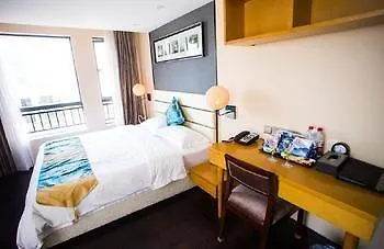 Haiyuetai Tropical View Theme Hotel 三亚