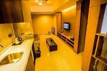 Haiyuetai Tropical View Theme Hotel 三亚